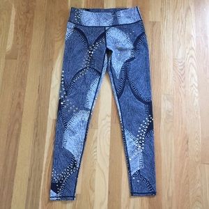 Fabletics Brand printed leggings size small
